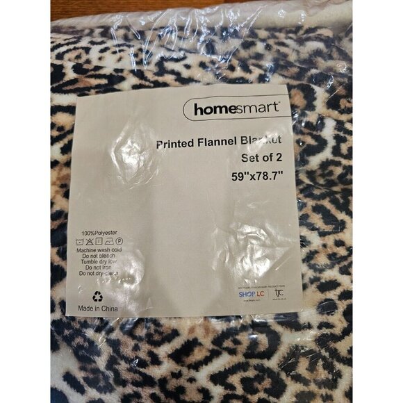 NWOT HOMESMART Printed Flannel Blankets Set of 2 59 X 78.7 Leopard Print/Cream - Picture 2 of 3